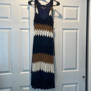 Trina Turk summer dress. Satin lined, breathes nicely. Very figure flattering!!